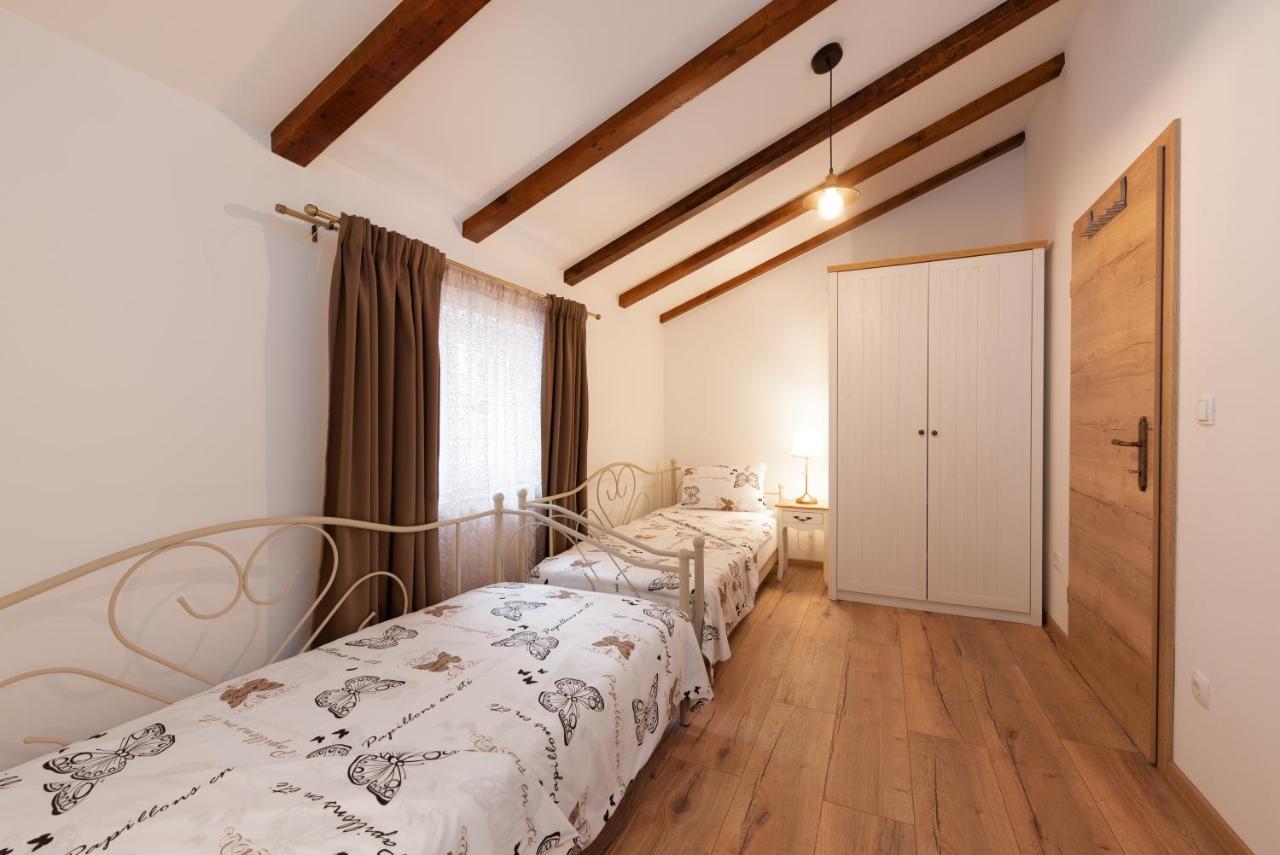 Kuca Za Odmor Villa Jurdani Luaran gambar